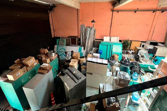 el-galpon-de-sur-finanzas-allanado-esta-OTY2T6IK4ZFDTBFQ5S7ZIP7IBI