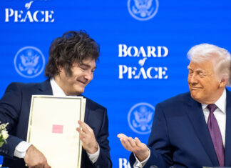 Caputo destacó el viaje a Davos: el Presidente “atrae inversiones”