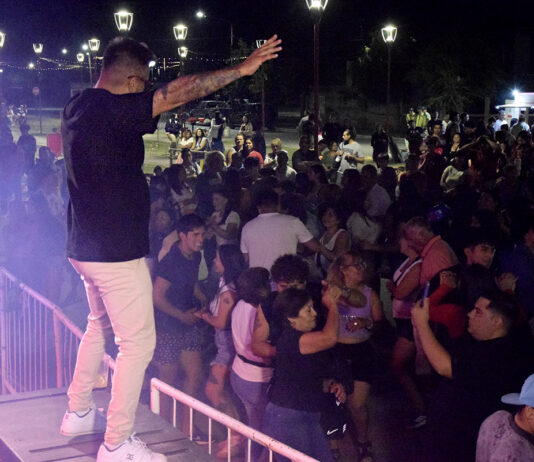 El carnaval fue una noche cuartetera y con mucho color