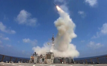 Estrecho de Ormuz: destruyeron naves que minaban la ruta petrolera