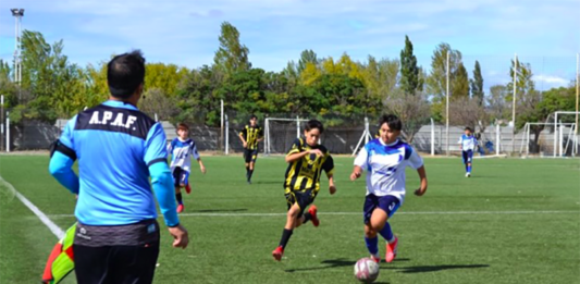 Lucas Páez renovó el apoyo al Club Bicicross
