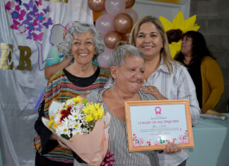 Emotivo homenaje a las mujeres en Arroyito