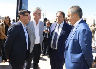 Páez participó de la inauguración del Instituto Vaca Muerta