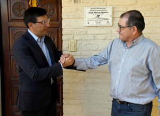 Colocaron una placa en la casa del héroe Don Pacheco