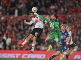 River hizo los deberes y se metió en las semifinales