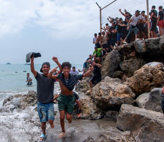 Crisis migratoria en España: 57 muertos y 60 mil ingresos