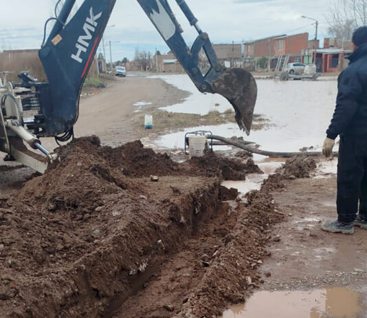 Continúa el operativo para recuperar calles afectadas por las lluvias