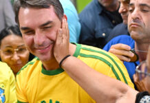 Flávio Bolsonaro atribuyó los aranceles de EE.UU. a Lula