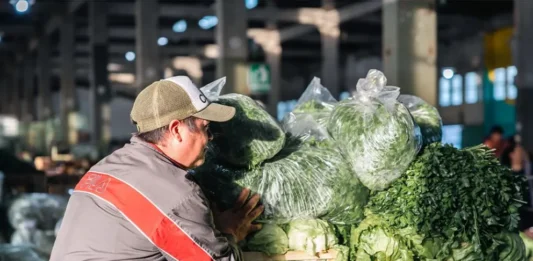 Verduras a precio mayorista, también los sábados