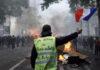 Con las calles en llamas, Francia impone toques de queda