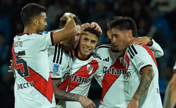 Otra de piratas: River goleó y volvió a zona de playoffs