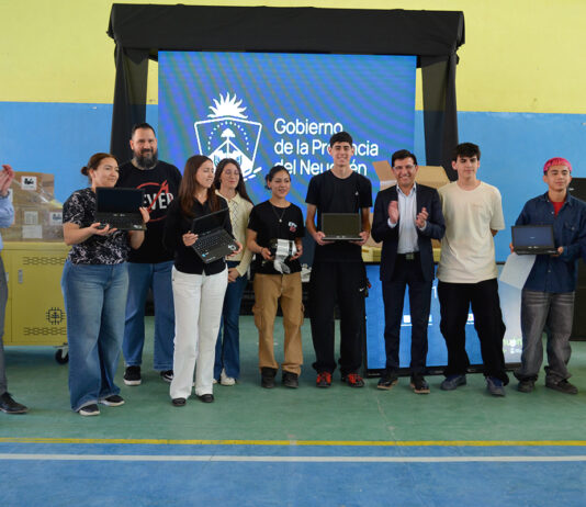 Escuelas de Senillosa recibieron más de 750 netbooks